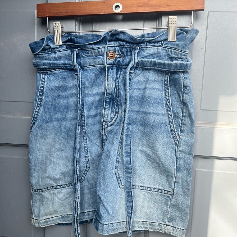 Free people light blue denim mini‎ skirt size 0